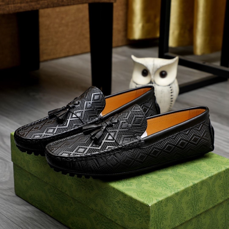 G*u*i leather shoes